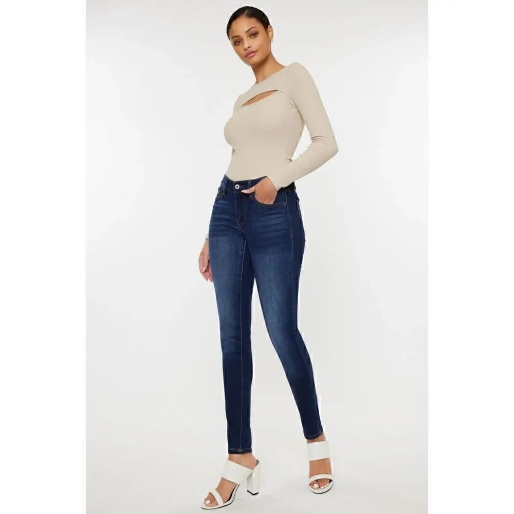 NWT KanCan Madison Mid Rise Super Skinny in Dark Wash